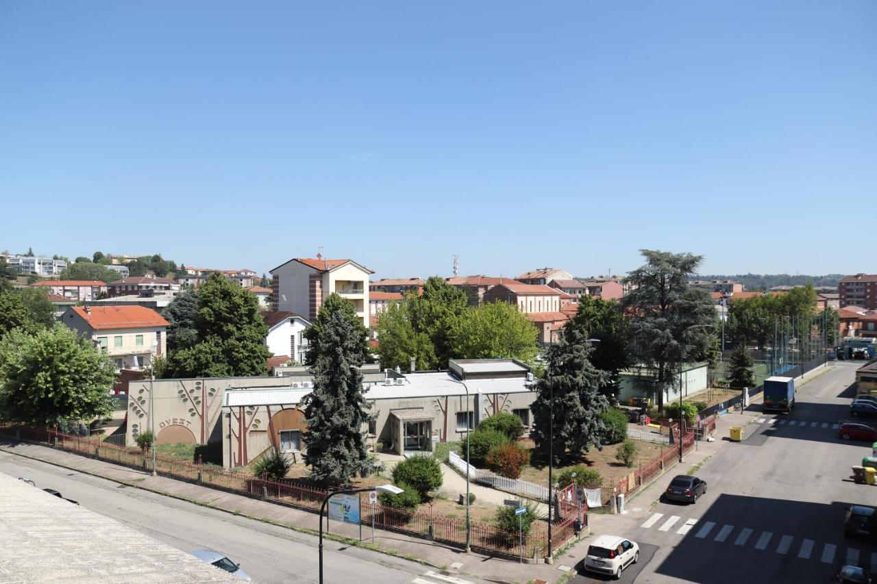 La Casa Di Valentino - Grazioso Ed Ampio Bilocale Apartment Asti Luaran gambar