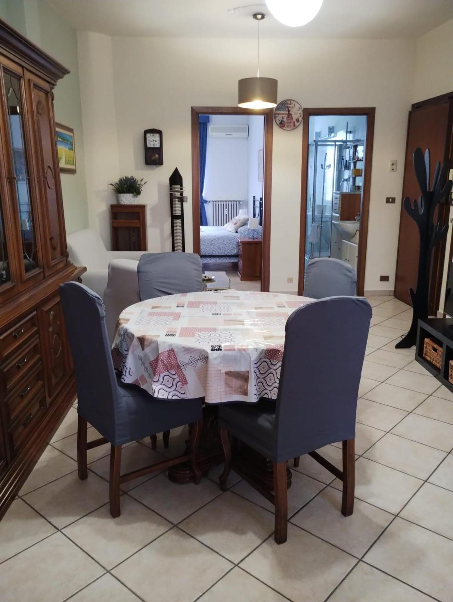 La Casa Di Valentino - Grazioso Ed Ampio Bilocale Apartment Asti Luaran gambar